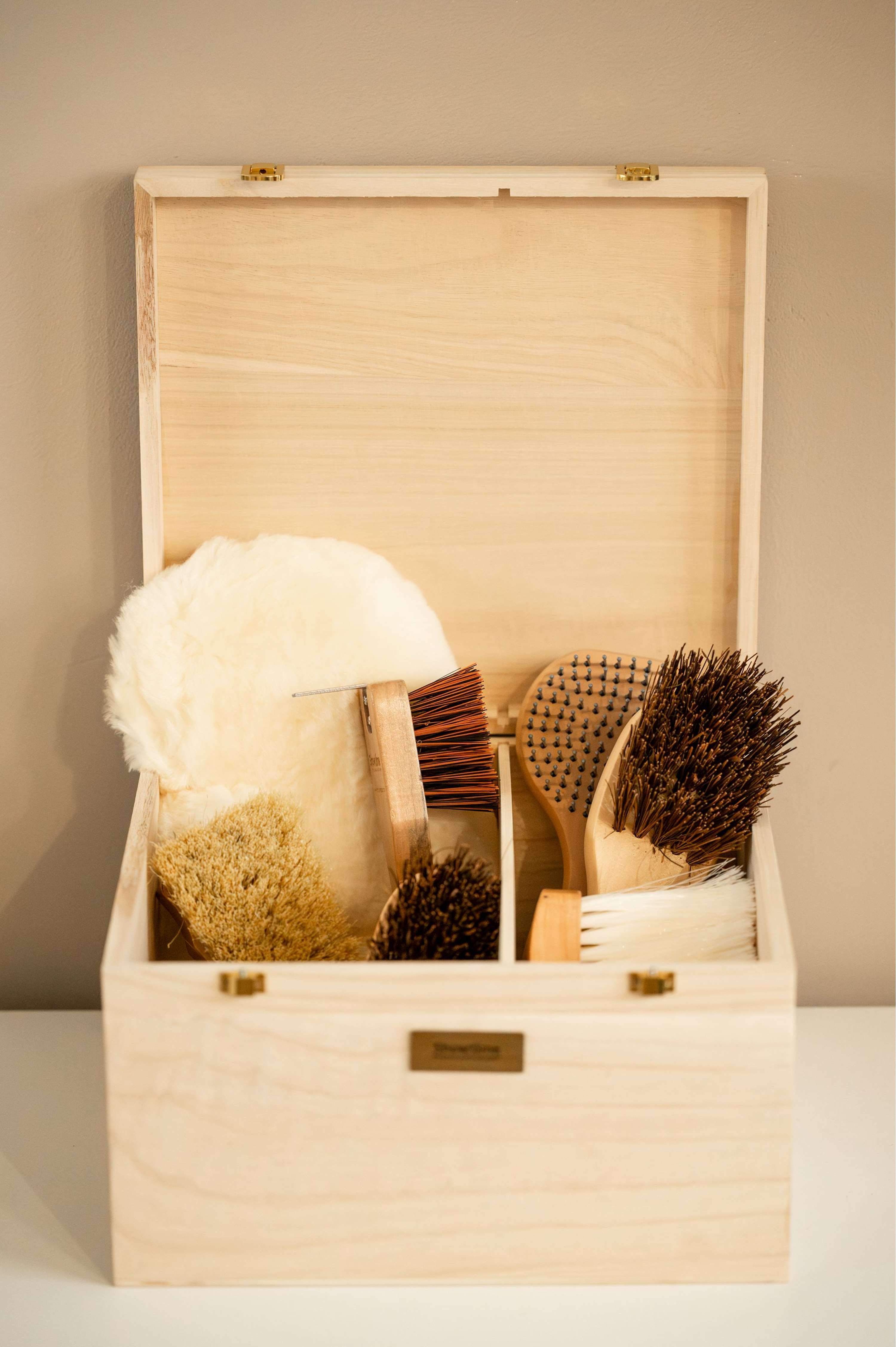 Showtime Caisse de Pansage Luxe met borstels Beige