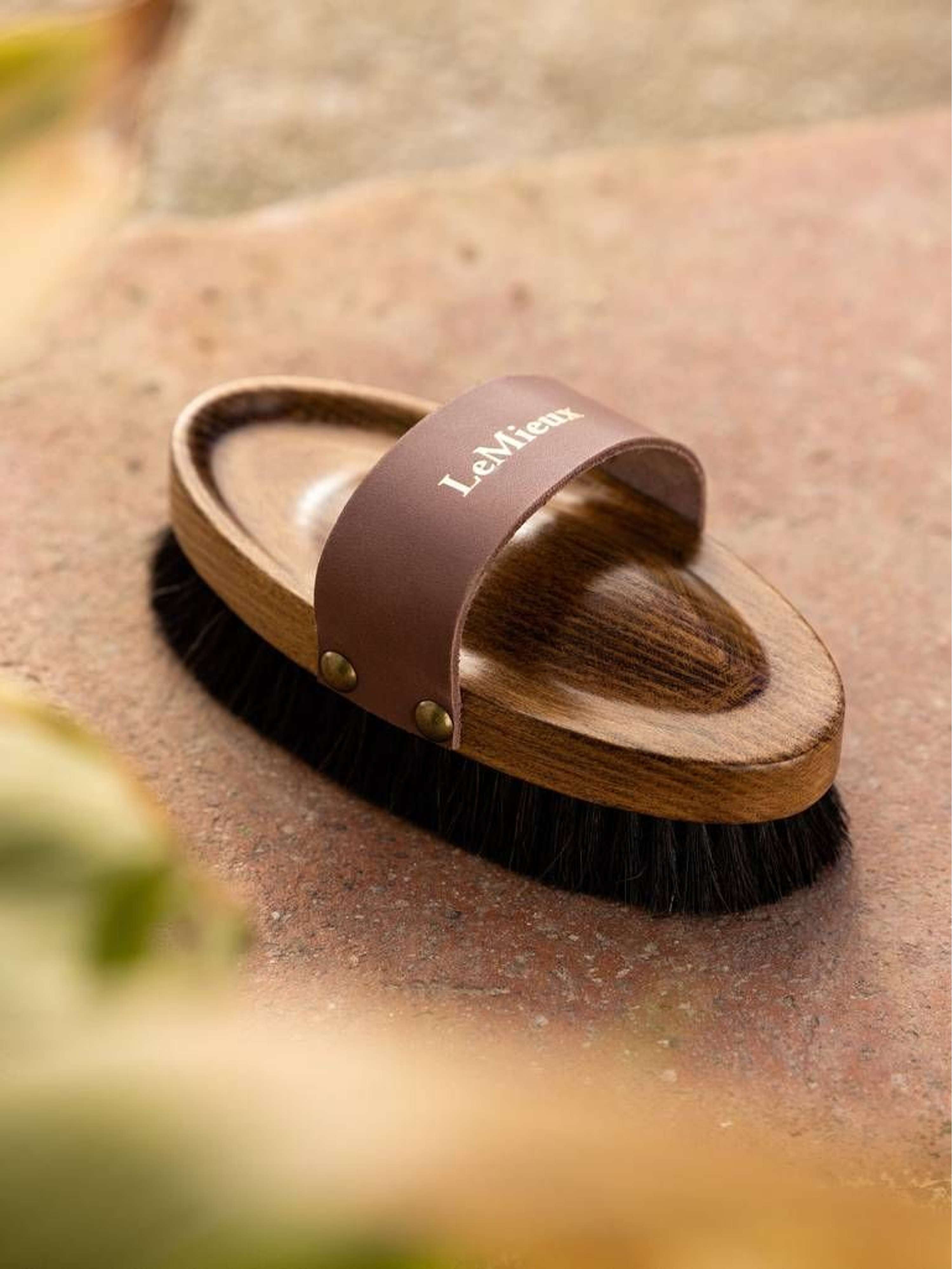 LeMieux Brosses Artisan Laine d'Agneau Marron