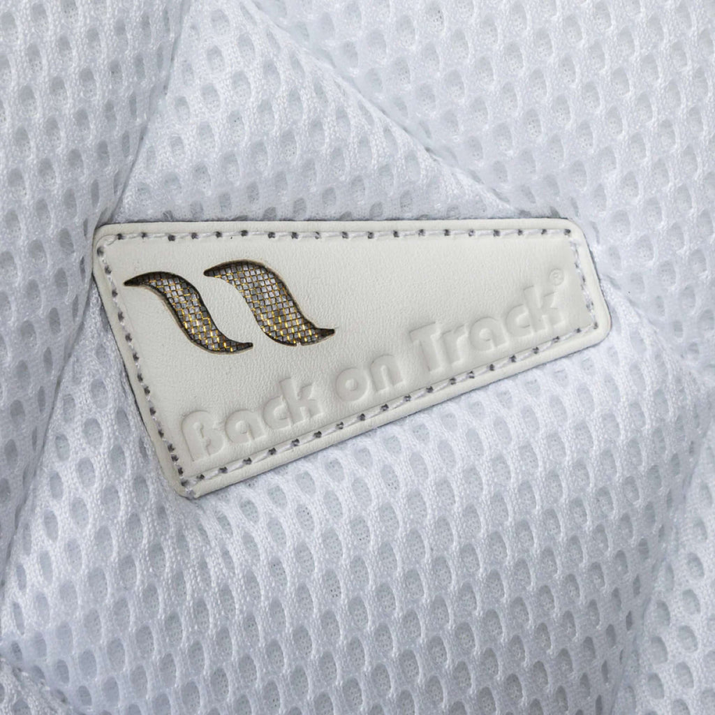 Back on Track Tapis de Selle Airflow Dressage Blanc