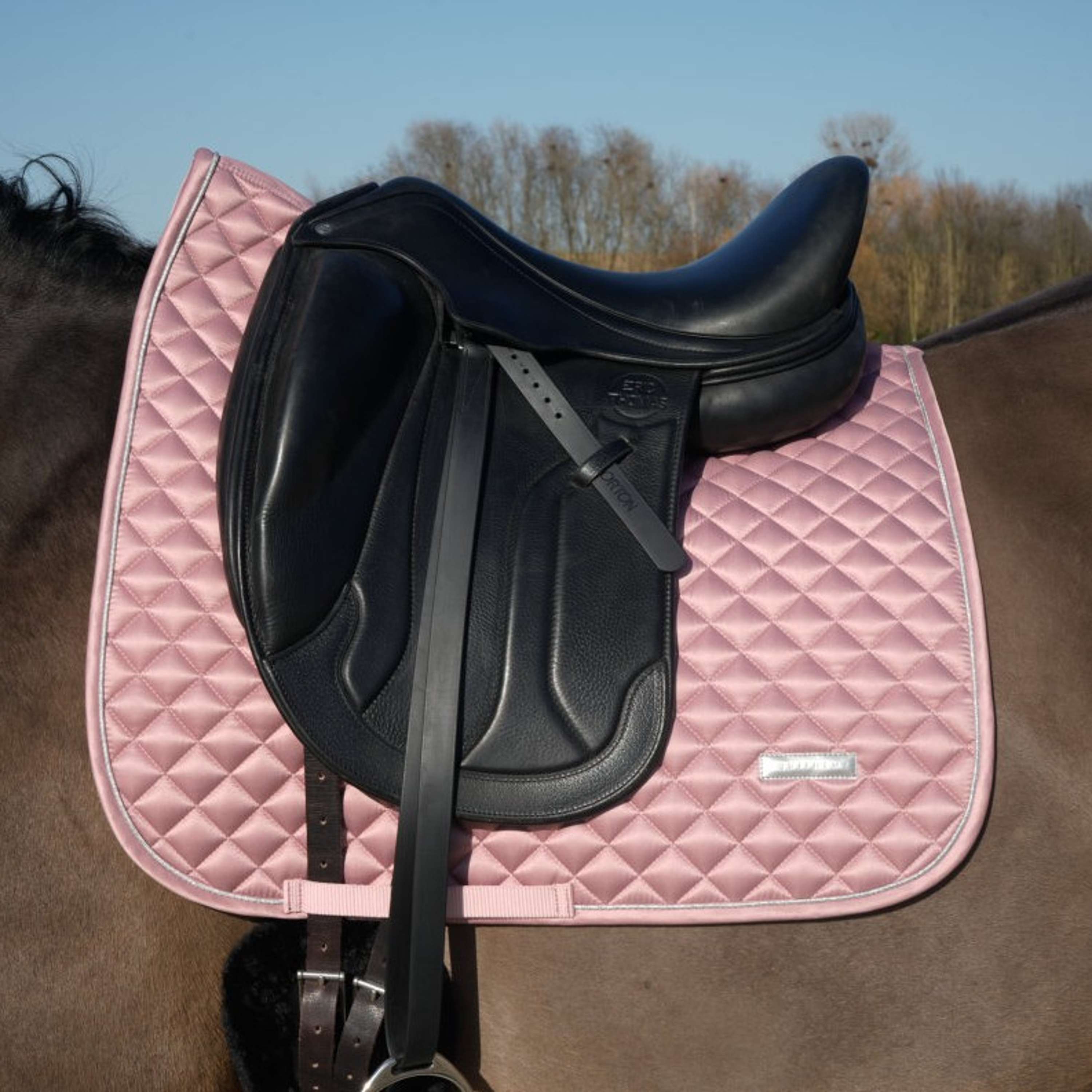 EQUITHÈME Tapis de Selle Nacre Dressage Rose