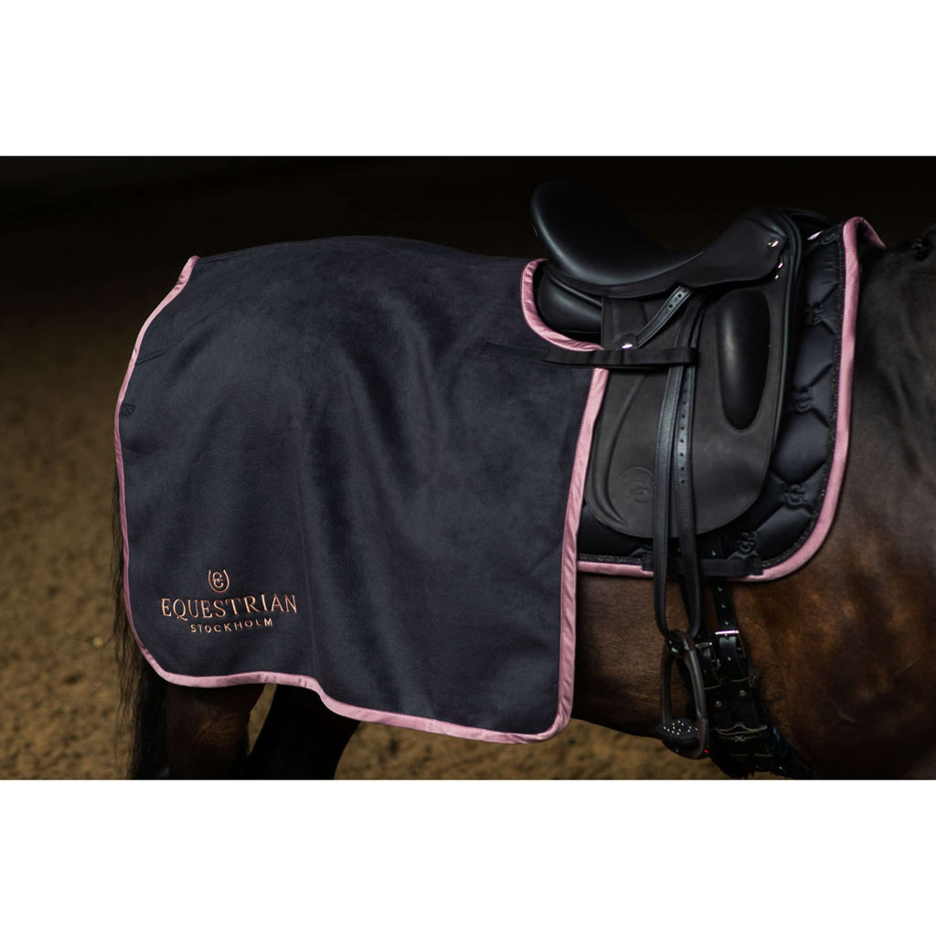 Equestrian Stockholm Couvre-Reins Heavy Fleece Noir/Blush