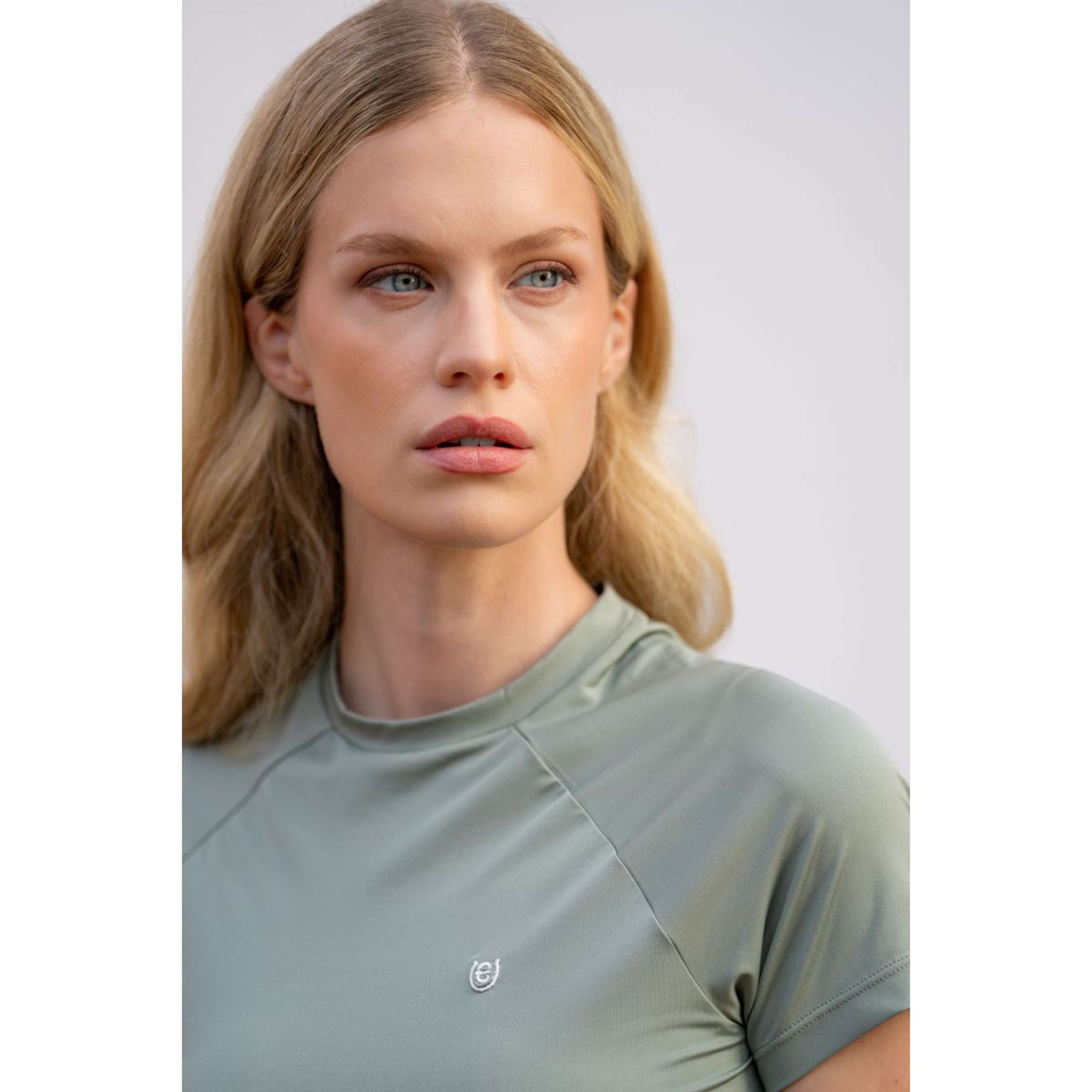 Equestrian Stockholm Chemise Dynamic Short Sleeve Pistachio White