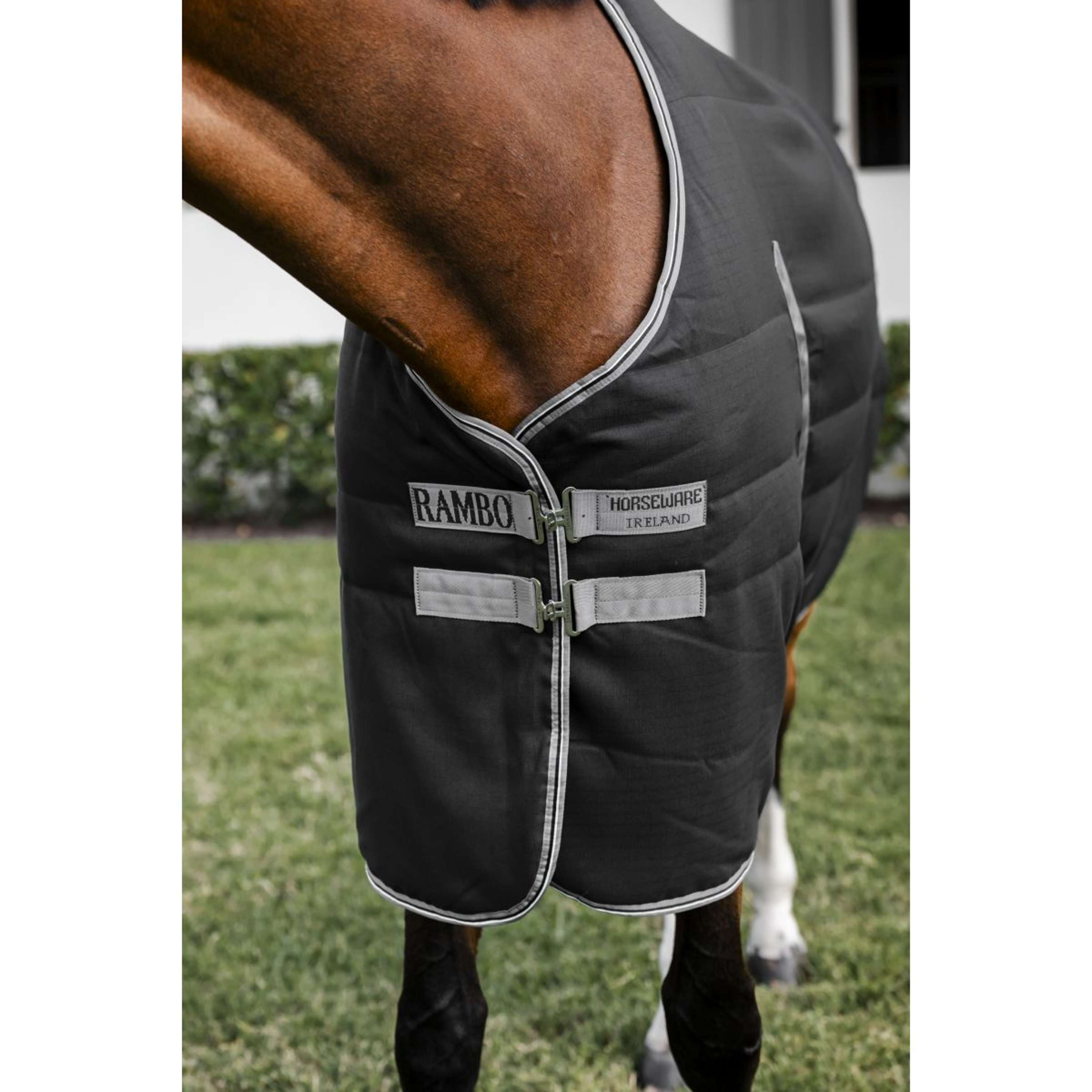 Rambo Couverture d'Écurie 400g Black/Thunderstorm Grey/Silver